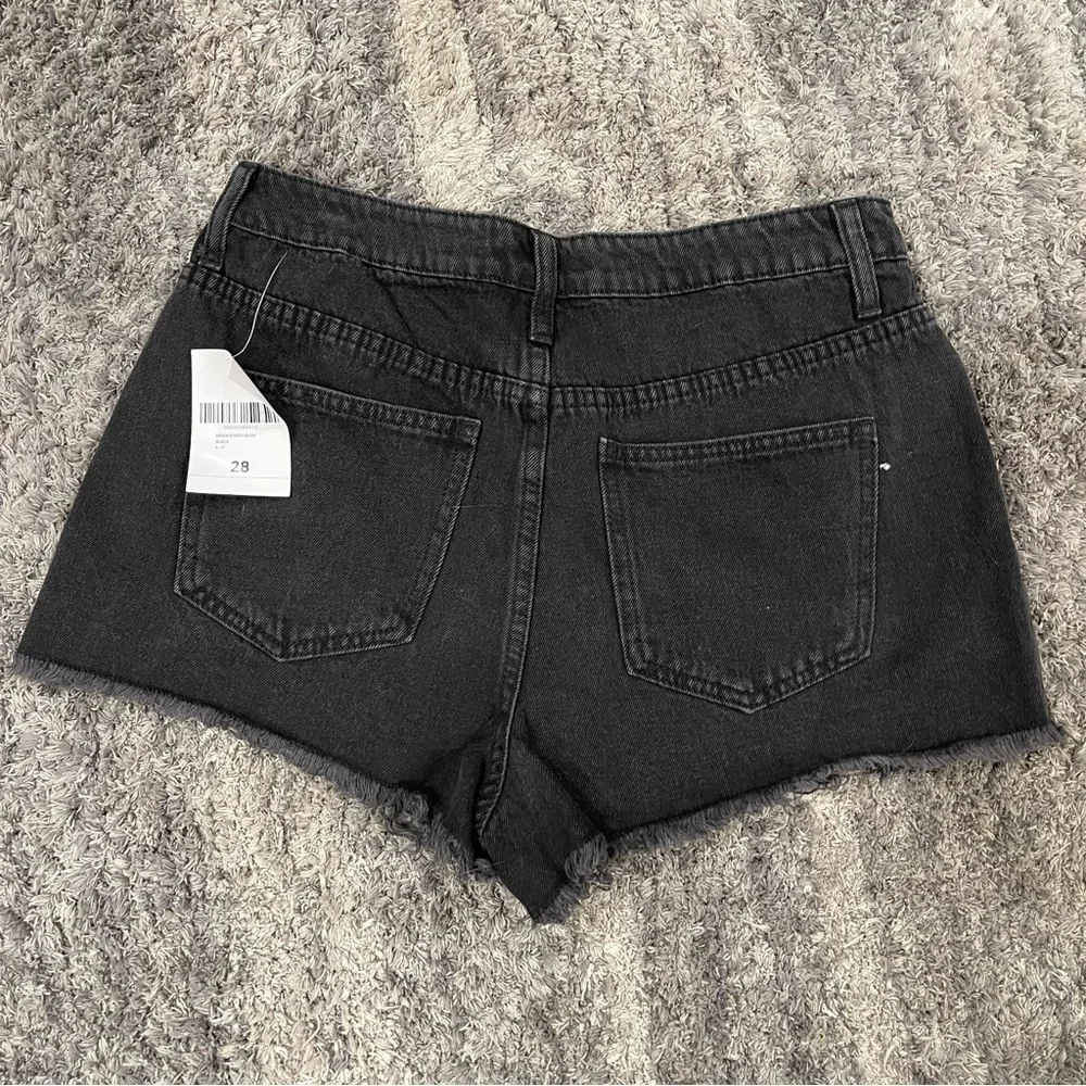 Forever 21 women’s shorts new with tags size 28